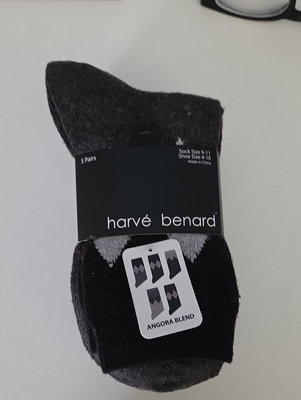 Harve Benard 5 Pair Black and Gray Angora Blend  Casual Crew Socks Size 9-11
